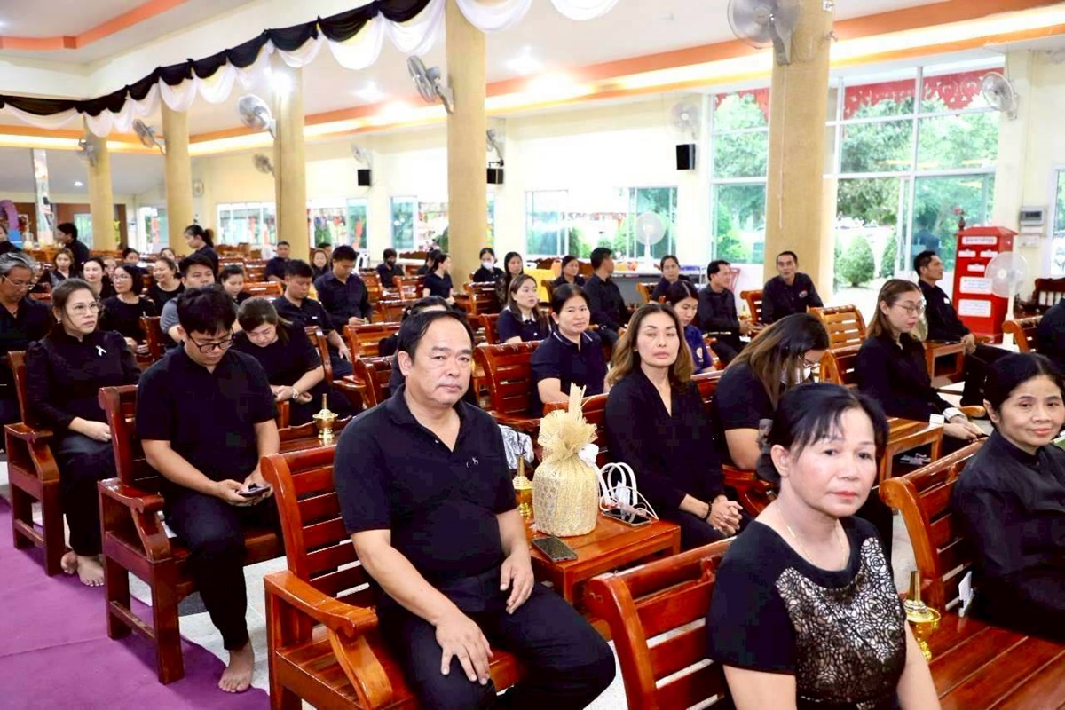 ศูนย์วิจัยและพัฒนาสุกร ร่วมเป็นเจ้าภาพในพิธีบำเพ็ญกุศลสวดพระอภิธรรม เพื่ออุทิศถวายพระราชกุศลแด่สมเด็จพระนางเจ้าสิริกิติ์ พระบรมราชินีนาถ พระบรมราชชนนีพันปีหลวง